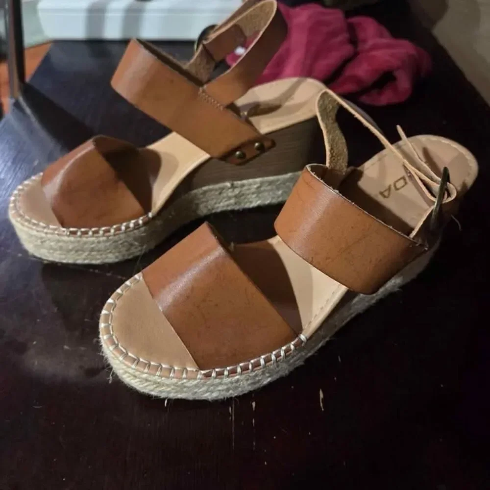 Soho Women's Tan and Brown Espadrilles